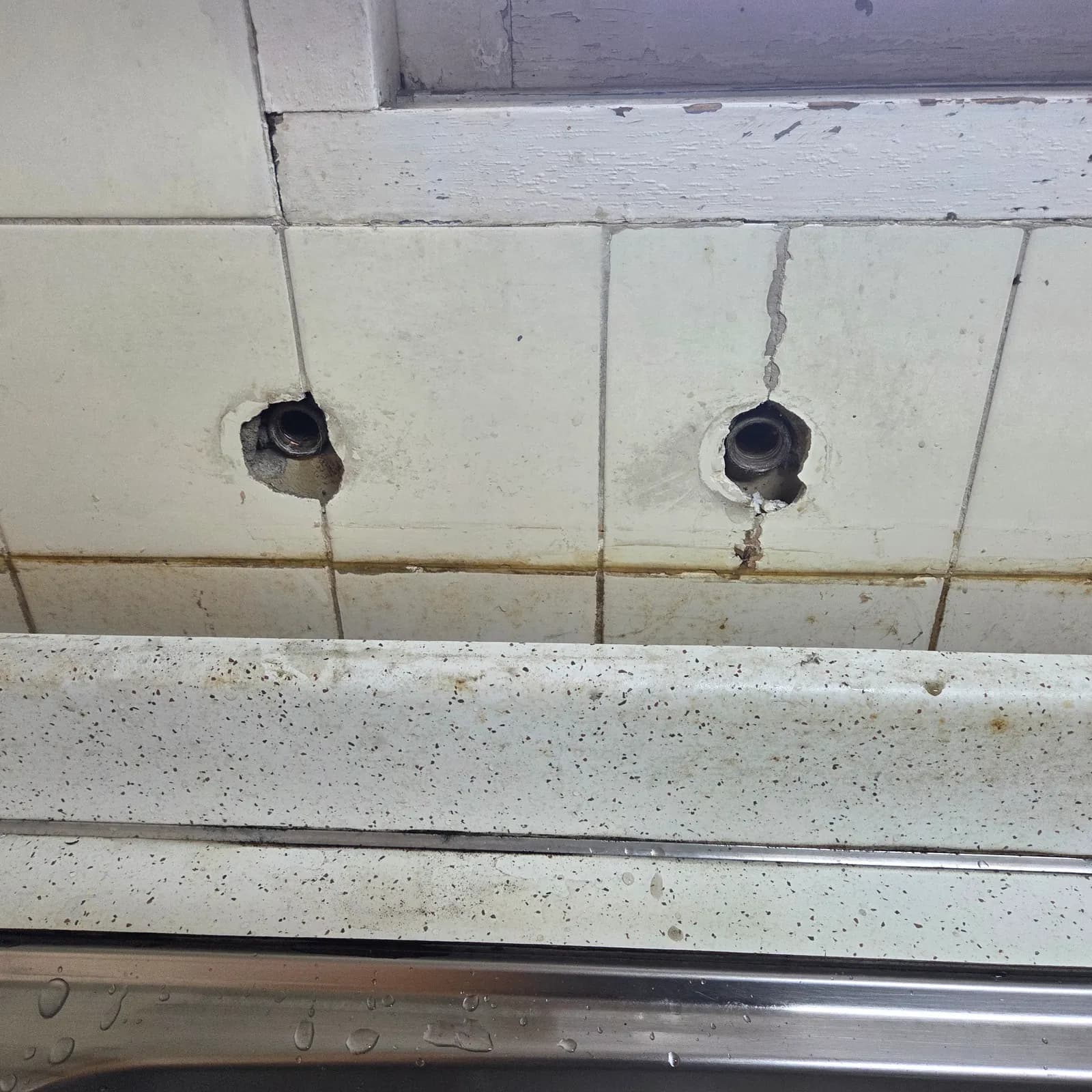간석동 싱크대 누수 자가점검 | 주방 하부장 안쪽에 물기와 냄새가 반복됨 확인 순서 대표 사진